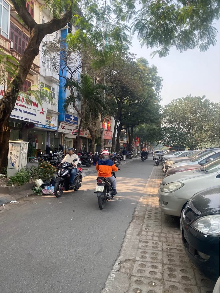 Nhà phố Trần Khát Chân, 44m², 6 tầng thang máy - Đẳng cấp sống hiện đại!