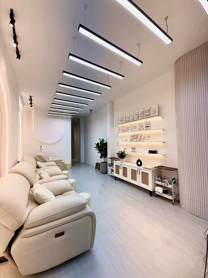 Tiệm Nail + Spa Gội Đầu Quận 1 60m² giá 2xx triệu - Sang nhượng toàn bộ trang thiết bị