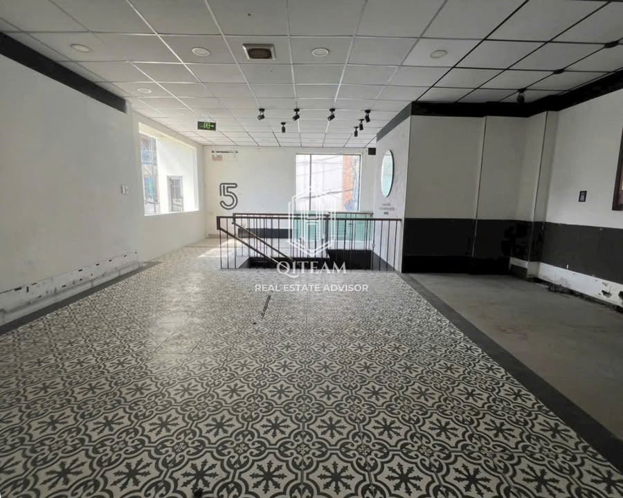 Cho thuê góc 2 mặt tiền tại Ba Tháng Hai, Quận 10 - Kinh doanh sầm uất!