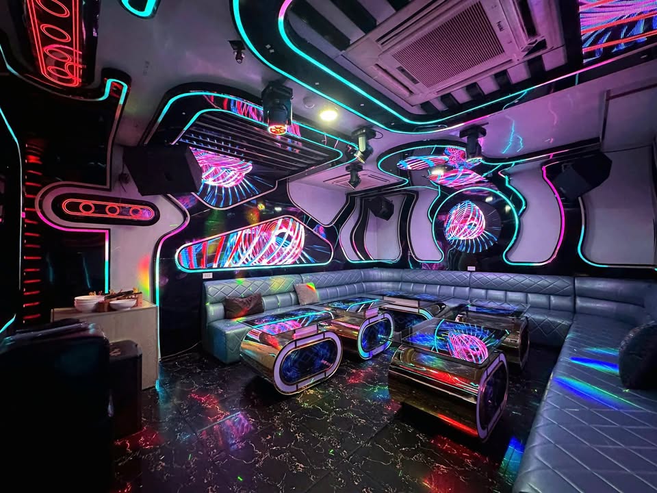 Sang nhượng Karaoke Bến Nghé, Quận 1, Diện tích 1000m² - Cơ sở kinh doanh ổn định!