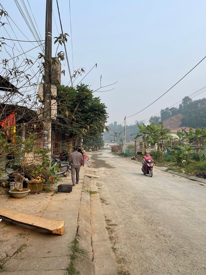 Nhà cấp 4 Duyên Hải Lào Cai 90m² giá 2 tỷ - Gần cửa khẩu và trường học!