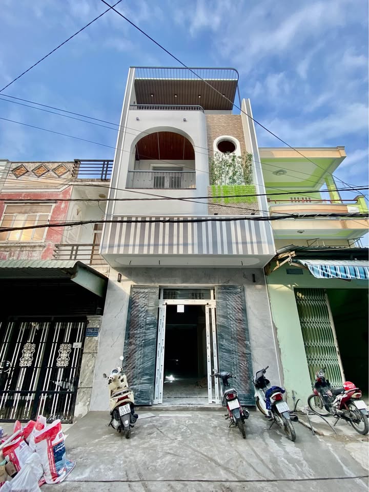 Nhà 1 Trệt 1 Lửng 1 Lầu tại KDC Thới Nhựt 1, Cần Thơ - Giá 5 Tỷ, Full Nội Thất