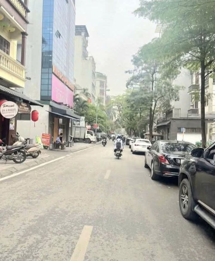 Nhà mặt phố Linh Lang 101m² giá 6 tỷ - Siêu vị trí đắc địa