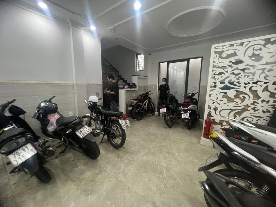 Căn hộ mặt tiền 108m² tại Tân Sơn Nhì, Quận Tân Phú - Bán gấp chỉ 12.9 tỷ!