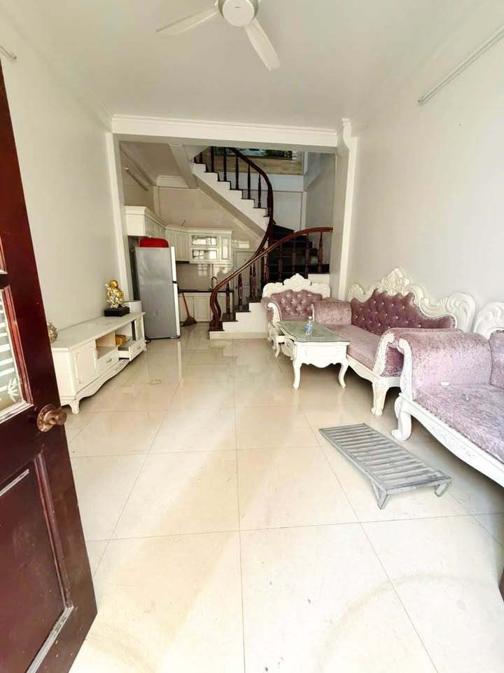 Nhà cho thuê 3 tầng Quang Trung, TP Thái Bình - Đầy đủ nội thất, chỉ cần xách vali vào ở!