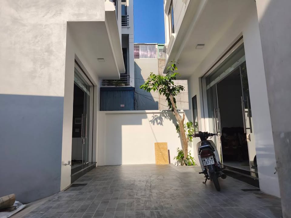 Nhà độc lập 70m² tại Phố Thiên Lôi, Hải Phòng - Sân cổng riêng, giá 3 tỷ!