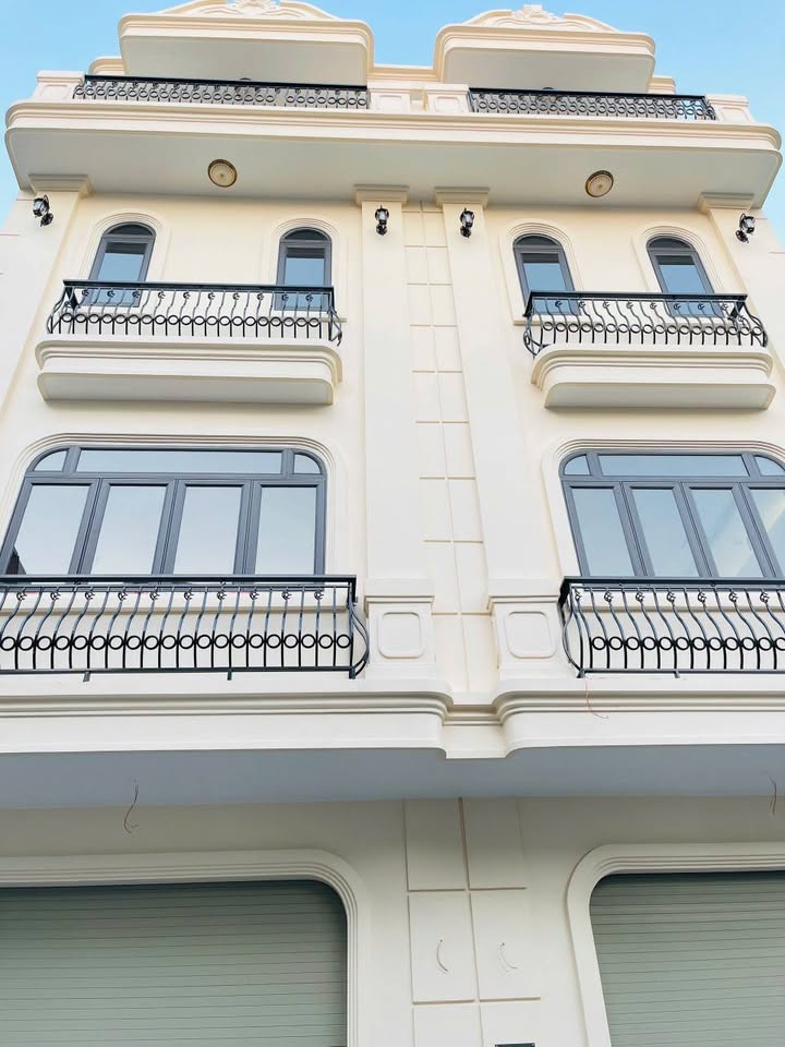 Nhà 4 Tầng Mặt Đường Đông Trung Hành - Hải An 43m² giá 5 tỷ - Đầu tư sinh lời ngay!