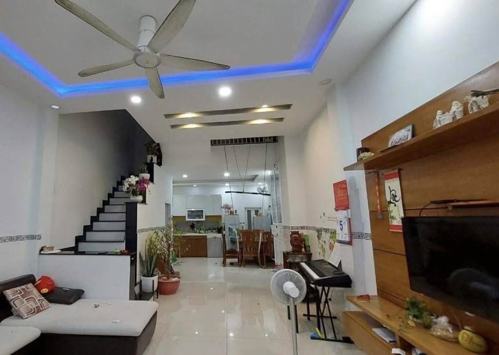 Nhà cho thuê 4PN đường 40, Hiệp Bình Chánh, Thủ Đức - Full nội thất, chỉ 15 triệu/tháng!