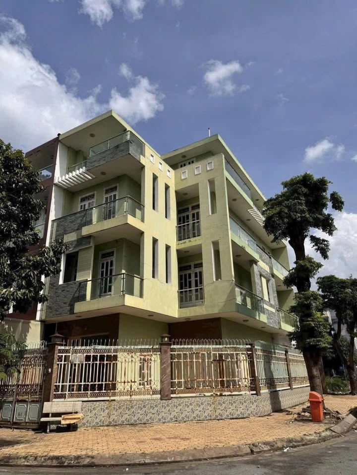 Biệt thự góc 6B Intresco, Phạm Hùng nối dài 157.5m² giá 19.5 tỷ - Chính chủ bán nhanh!