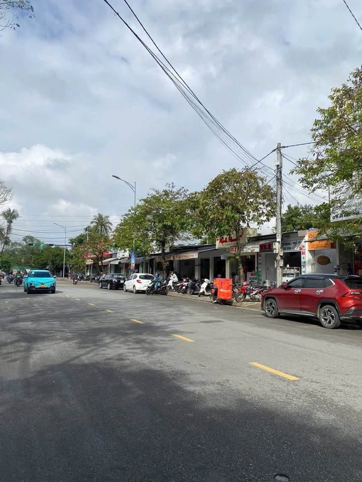 Nhà mặt tiền Đường Lâm Hoằng, Huế 126m² giá 10 tỷ - Cơ hội đầu tư tuyệt vời!