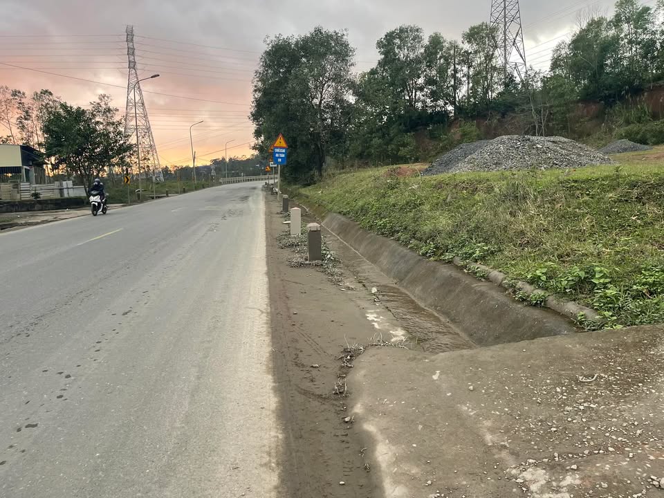 Đất thổ cư mặt tiền Quốc lộ 9 Thị trấn Khe Sanh 230m² giá 1 tỷ - Đầu tư sinh lời ngay!