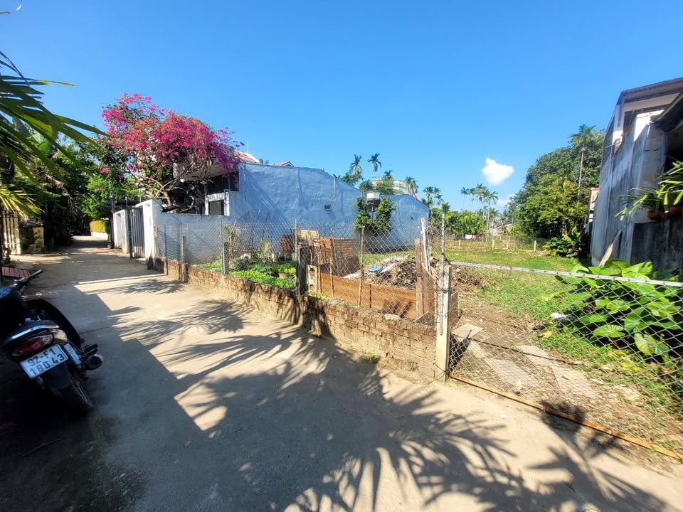 Đất nền Cẩm Thanh Hội An 100m² giá 2.4 tỷ - Đường thông thoáng, thuận tiện giao thông!