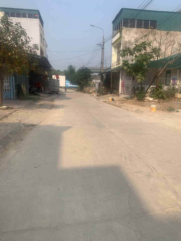 Đất thổ cư 100m² tại khu nhà xe Anh Đồng, Hà Giang - Giá chỉ 2 tỷ!