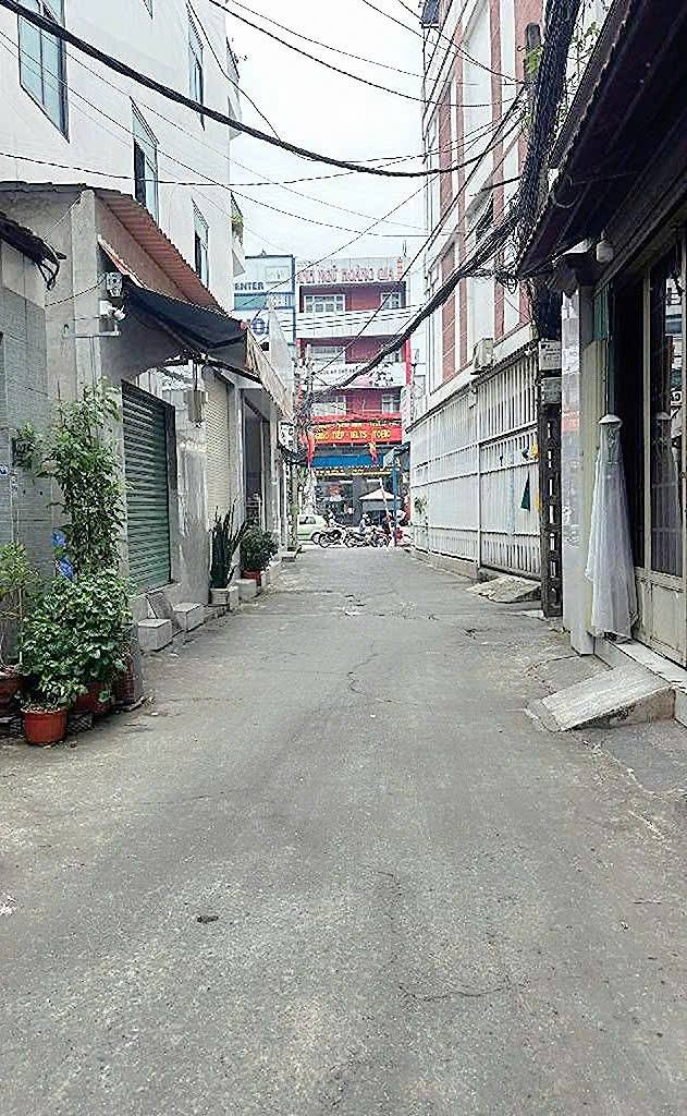 Nhà 3 tầng hẻm xe hơi Tân Sơn Nhì, 36m² giá 5 tỷ - Vào ở ngay!