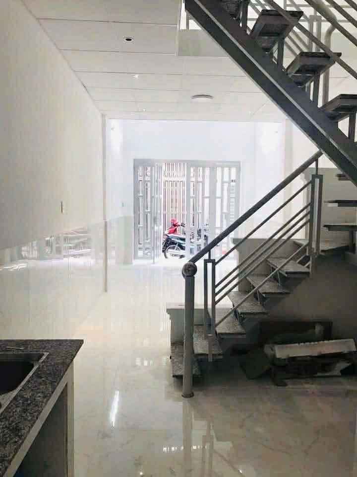 Nhà riêng Trần Quang Khải, Quận 1, 38m² giá 6.5 tỷ - Thiết kế hiện đại, ánh sáng tự nhiên!