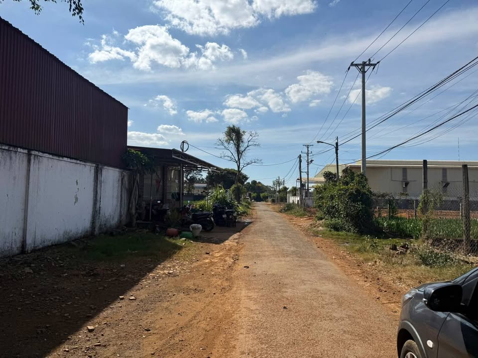 Đất ở hẻm chính Lý Thường Kiệt, Pleiku 335m² giá 9xx triệu - Cơ hội đầu tư tuyệt vời!