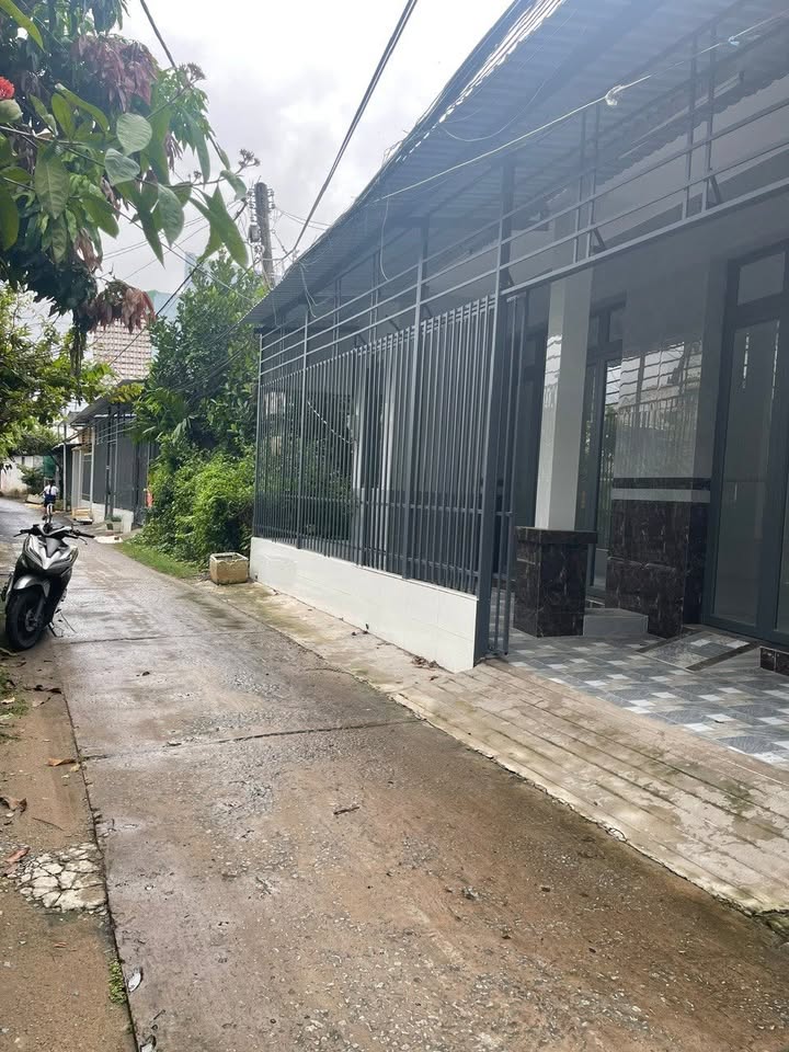 Nhà mới Phường Mỹ Thới 180m² giá 1 tỷ - Phù hợp cho gia đình đông thành viên!