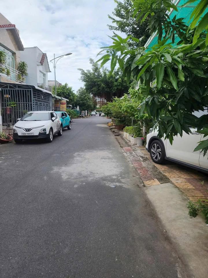 Nhà 2 tầng KDC Hoàng Quân 70m² giá 2.3 tỷ - Pháp lý sổ hồng hoàn công