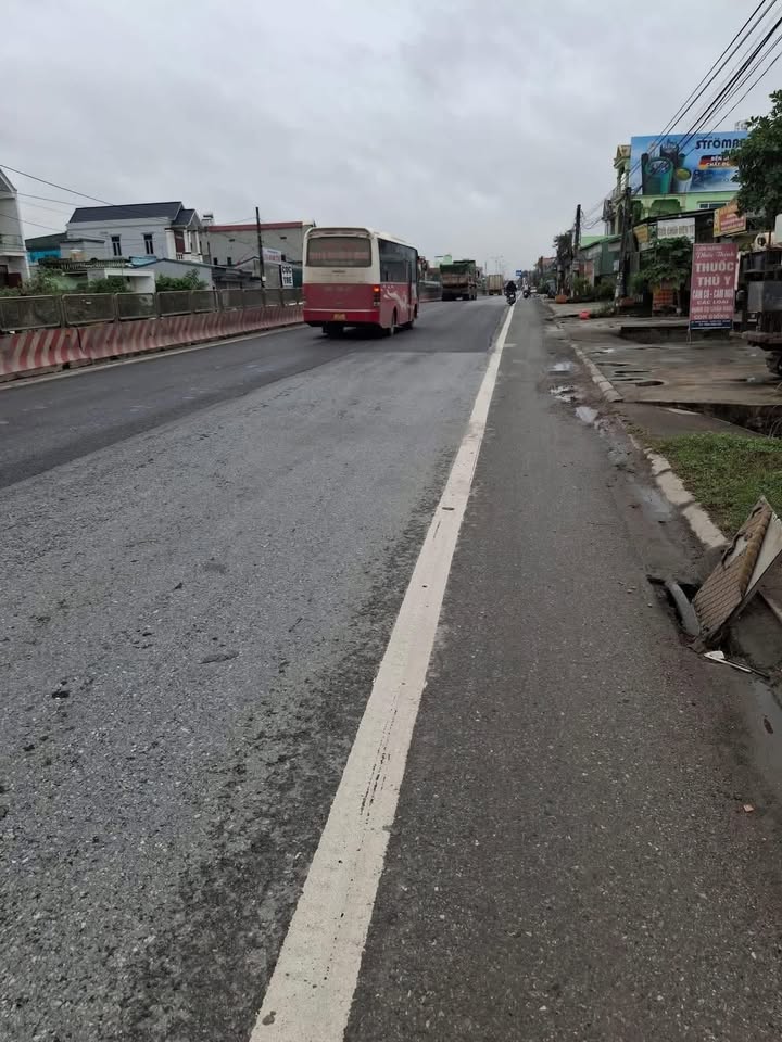 Nhà phố mặt tiền Quốc lộ 1A, Thanh Liêm, 141m² - Kinh doanh thuận lợi!