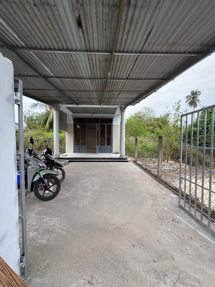 Nhà Suối Muồn 2 phòng ngủ 195m² giá 699 triệu - Sổ hồng sẵn chính chủ!