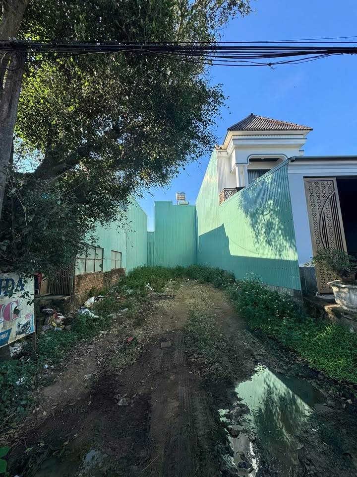 Đất mặt tiền Lê Duẩn, 102m² giá chỉ 2xx triệu - Cơ hội đầu tư hấp dẫn!