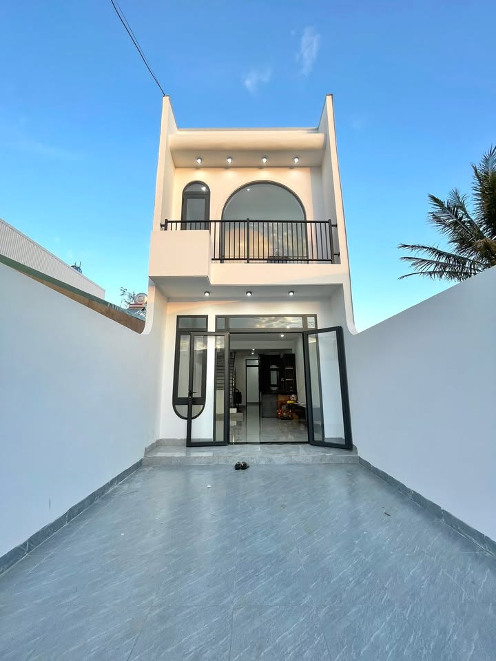 Nhà riêng 1 mê hẻm 121 Phạm Ngọc Thạch 76m² giá 1.59 tỷ - Sân ô tô rộng rãi!