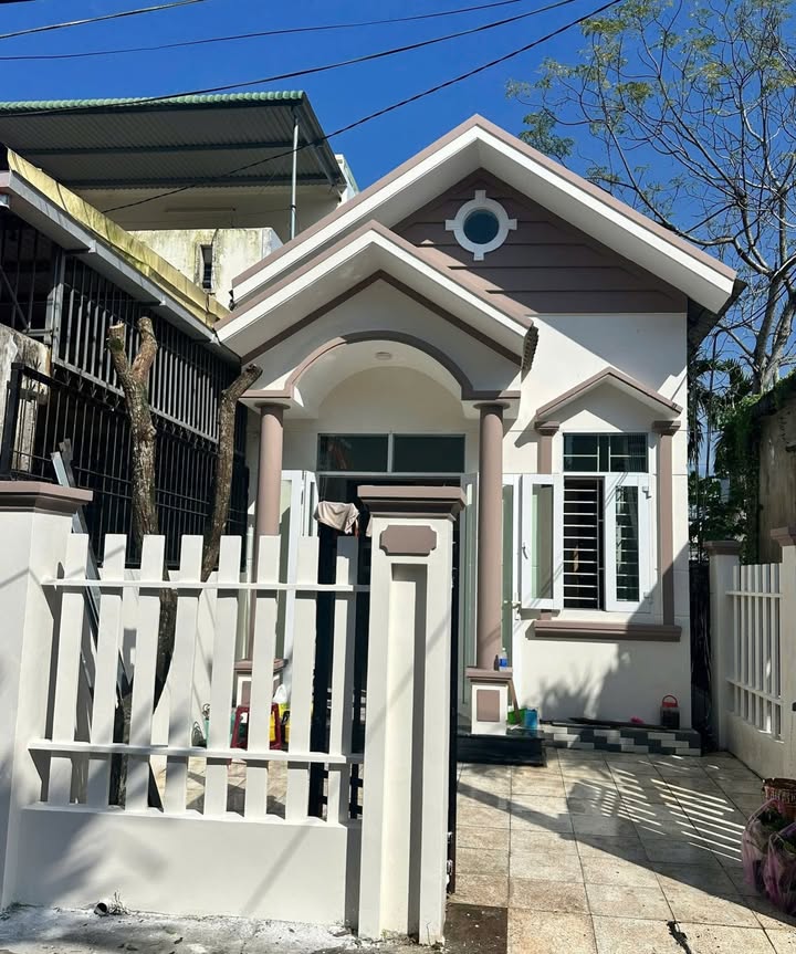 Nhà mái Thái hiện đại tại Quảng Ngãi, 119m² giá 1.9 tỷ - Dọn vào ở ngay!