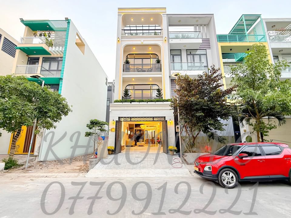 Nhà phố hiện đại KDC Phạm Hữu Lầu, Quận 7 - 90m² chỉ 18.5 tỷ - Gần công viên và Phú Mỹ Hưng!