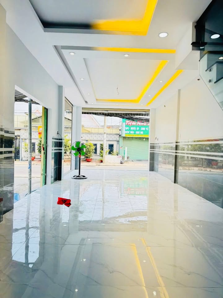 Bán căn góc mặt tiền Lê Văn Lương, Nhơn Đức 35m² giá 2.5 tỷ - Kinh doanh đa nghề tiện lợi!