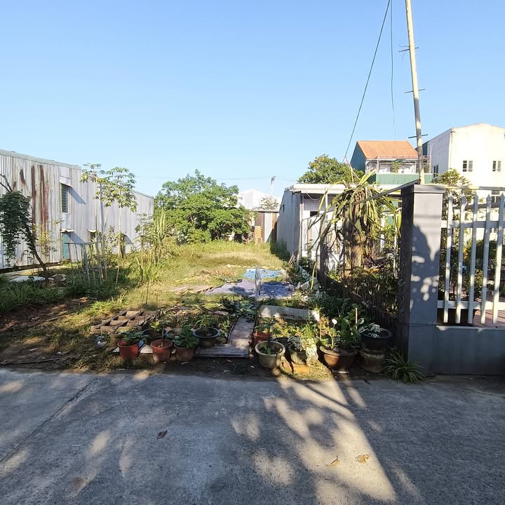 Đất nền tại Phường Hòa Xuân, Quận Cẩm Lệ, 180m² - Giá chỉ 3.55 tỷ, đầu tư sinh lời!