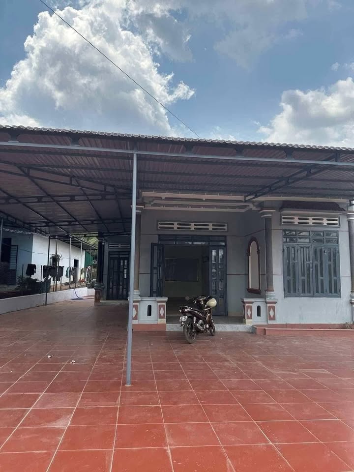 Bán nhà Phường An Lạc, Thị Xã Buôn Hồ 750m² giá 3.5 tỷ - Nhà kiên cố, thoáng mát!