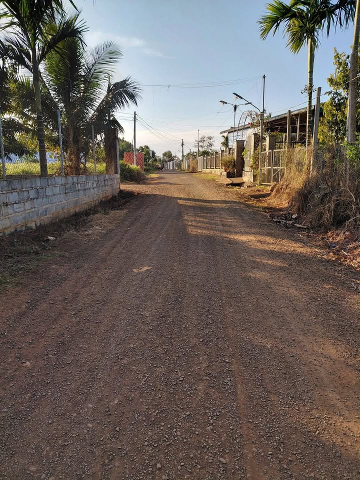 Đất nền chính chủ tại phường Đoàn Kết, Buôn Hồ 280m² giá 945 triệu - Đường thông tứ hướng!