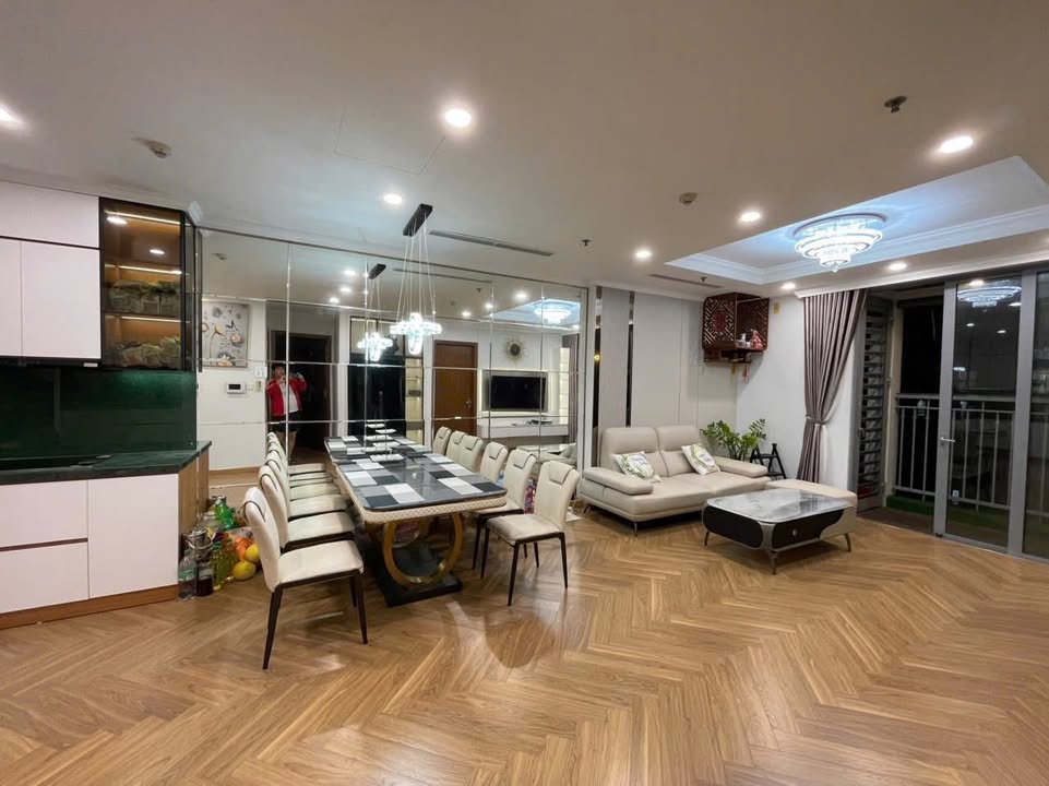 Căn hộ Times City P3 72m² giá 9 tỷ - Ban công hướng Tây, sáng thoáng!