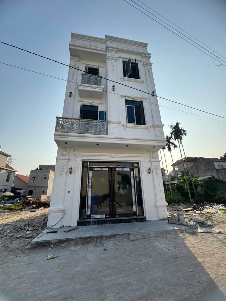 Nhà 3,5 tầng Khu 5 Hà Khẩu 60,5m² giá 3,xx tỷ - Thiết kế hiện đại, gần chợ và trường học!