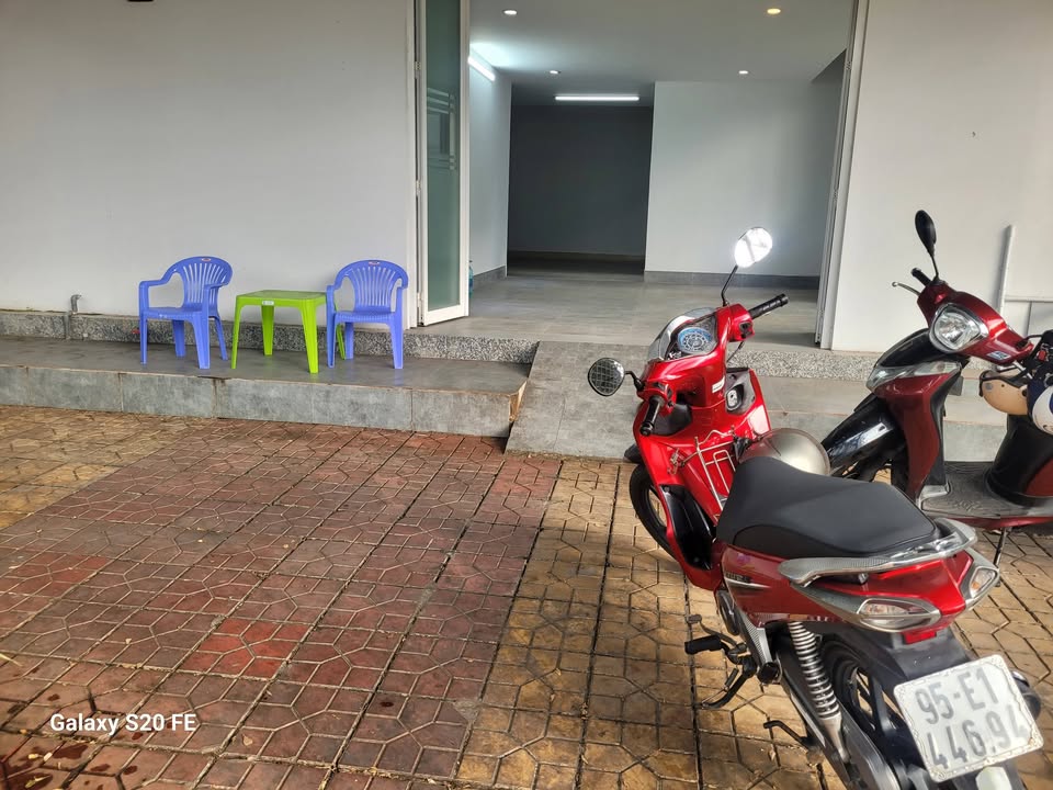 Cho thuê mặt bằng kinh doanh tại KDC Diệu Hiền, Cần Thơ 200m² - Mặt tiền lớn, gần Võ Nguyên Giáp!