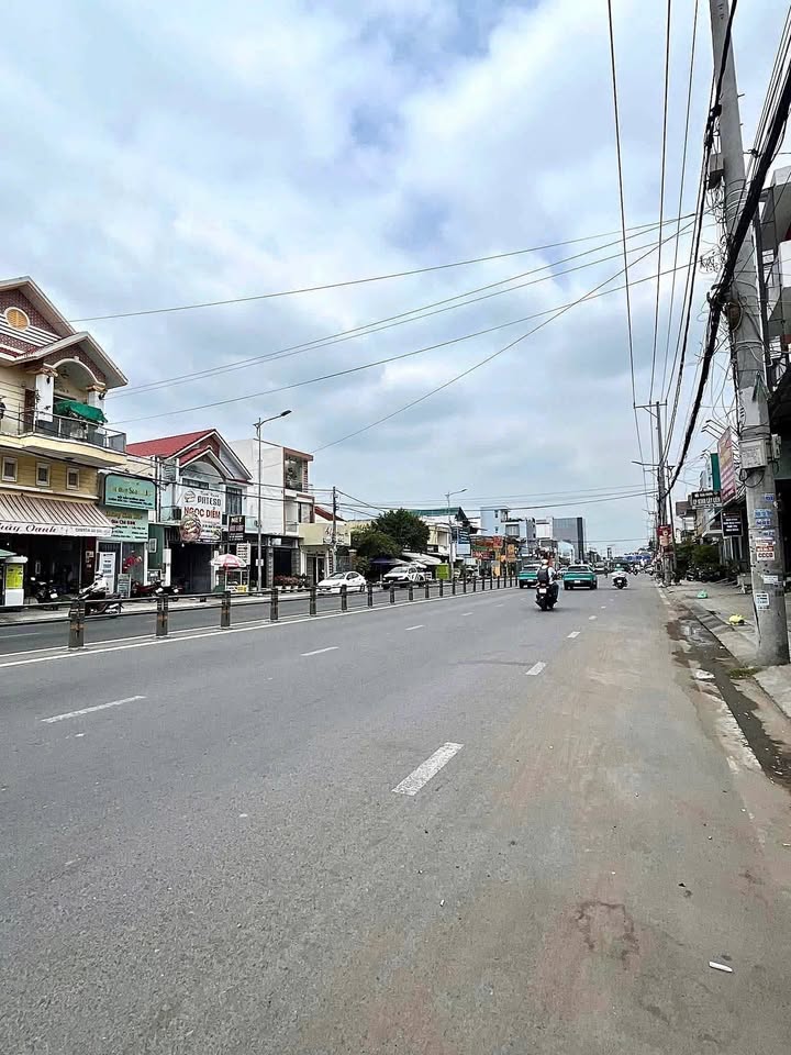 Nhà mặt tiền Trần Hoàng Na, Tân An, Cần Thơ 105m² giá 20 triệu - Không thể bỏ lỡ!