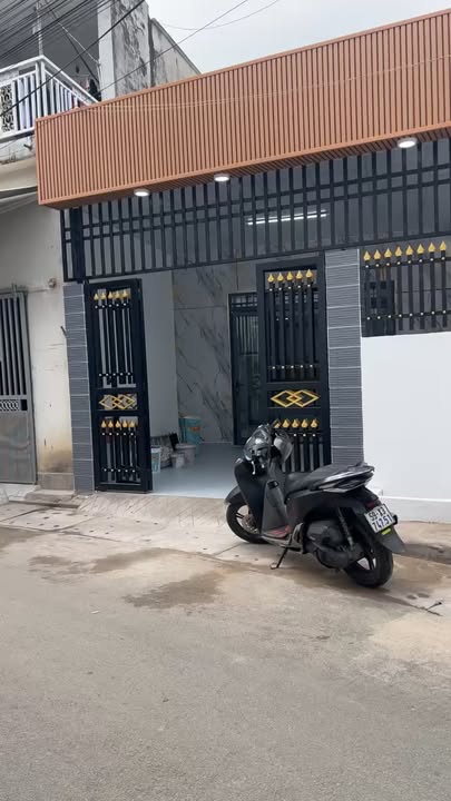 Nhà cấp 4 gác lửng Nguyễn Thị Minh Khai, Dĩ An 67.6m² giá 3.99 tỷ - Mặt tiền sầm uất!