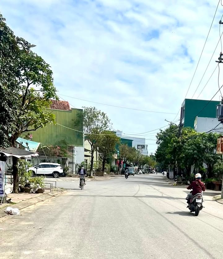 Đất kèm nhà cấp 4 mặt tiền Bùi Thị Xuân 100m² giá 3.1 tỷ - Kinh doanh ngay!