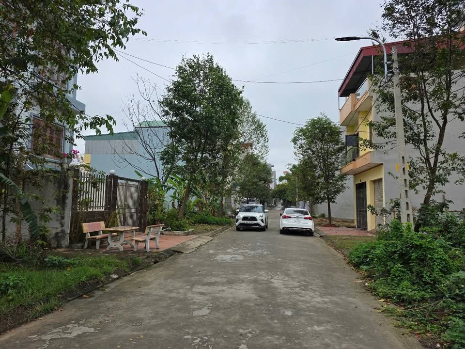 Đất nền khu 5, Phường Vạn An, Bắc Ninh 93m² giá 5.x tỷ - Đường thông thoáng, tiện ích đầy đủ!