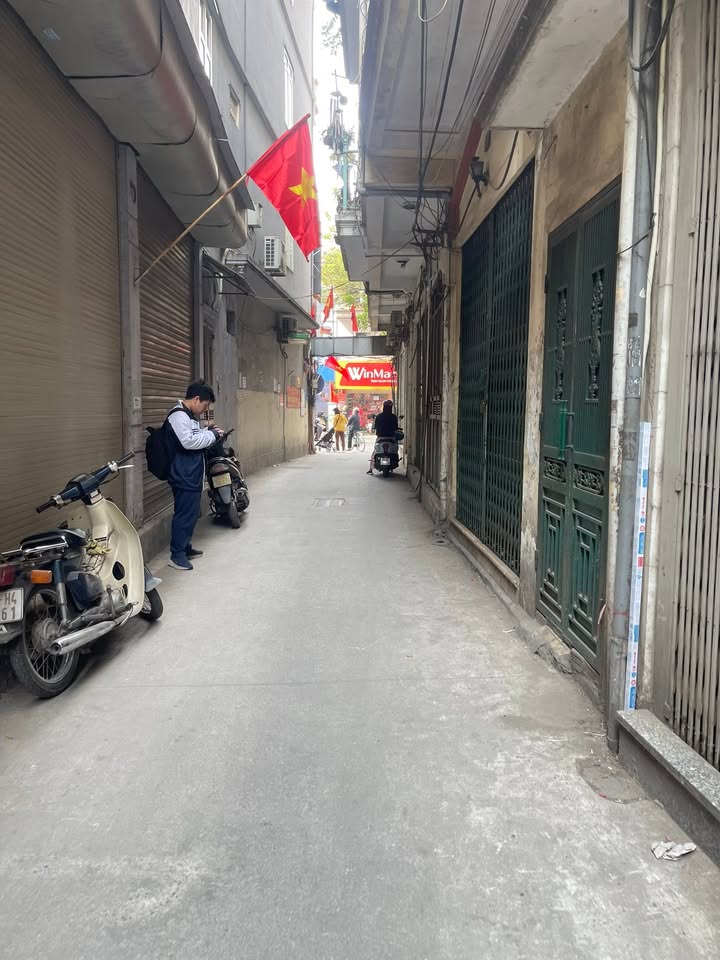 Nhà phố Huế 157m² giá 10 tỷ - Kiến trúc hiện đại, tiện ích đầy đủ!