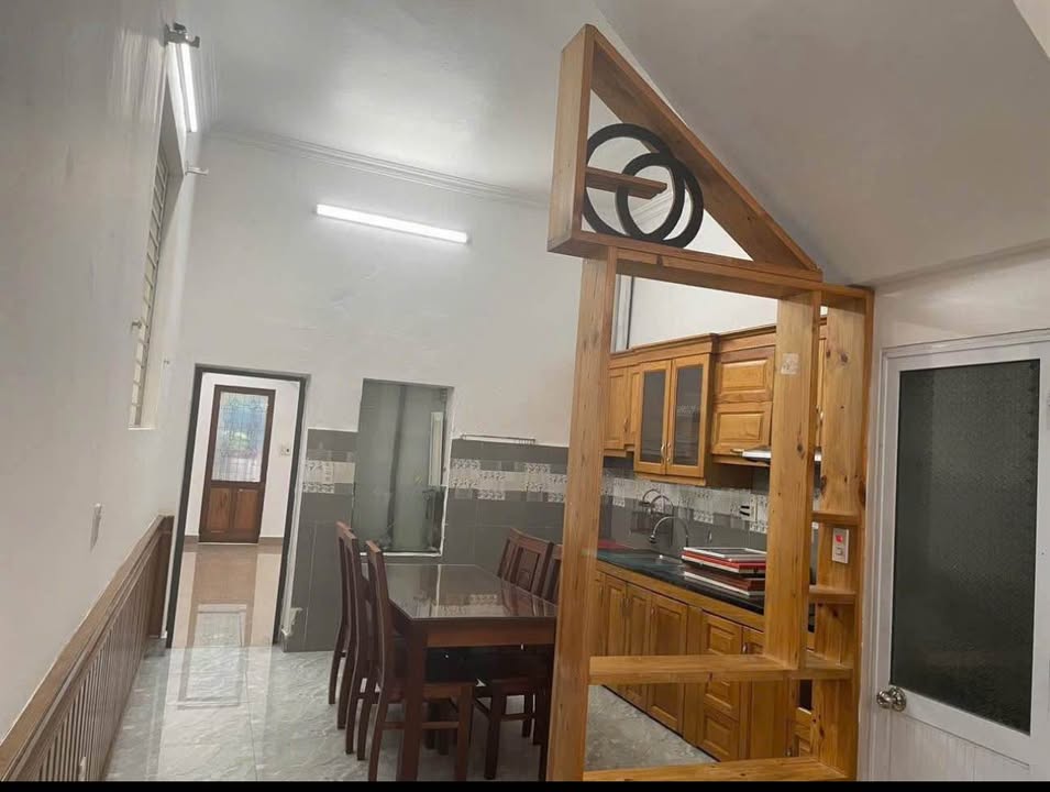 Nhà 2 tầng phố Trương Mỹ, 96m² giá 3.86 tỷ - Vị trí trung tâm thành phố!