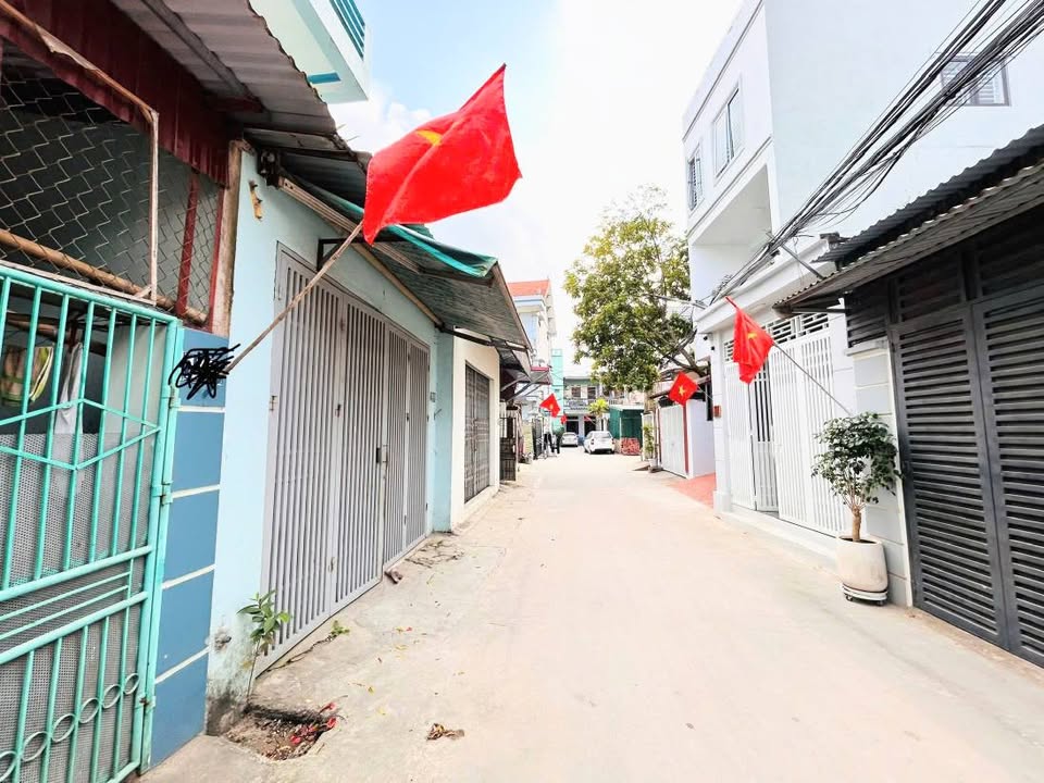 Nhà 2 tầng Phố Tây Sơn, Phường Phú Sơn, 76m² giá 2.8 tỷ - Không gian sống lý tưởng!