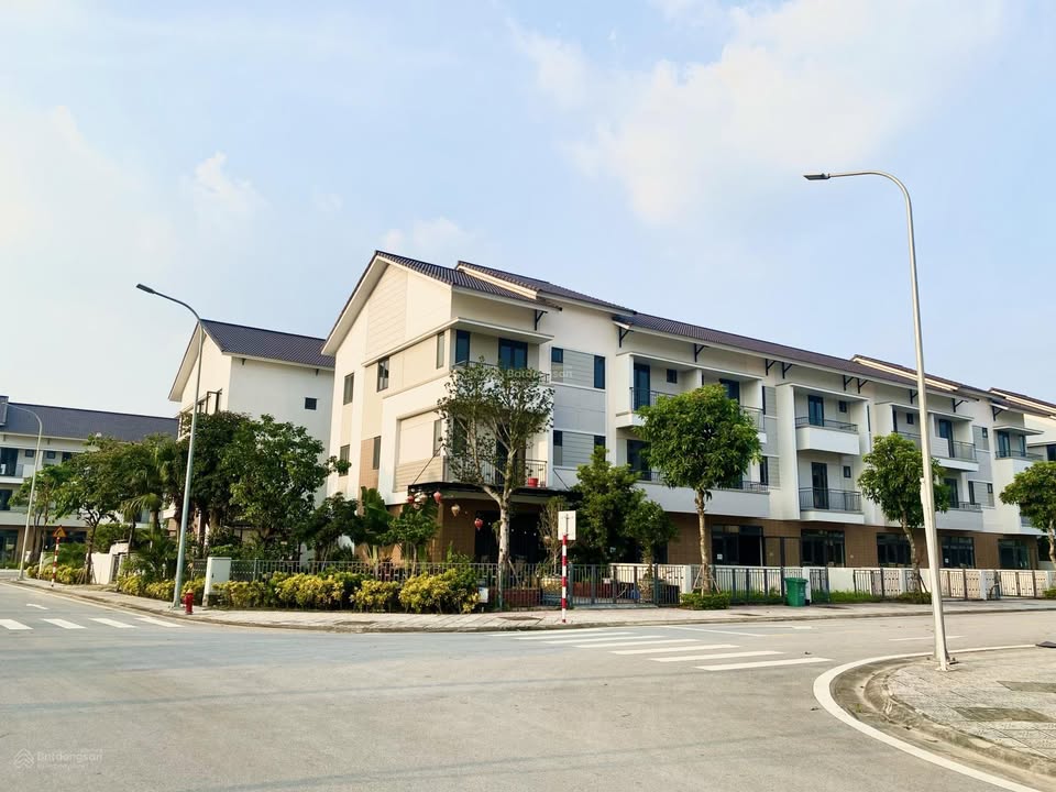 Bán đất KĐT Centa Riverside Bắc Ninh 120m² giá chỉ 7.x tỷ - Sẵn nhà 4 tầng