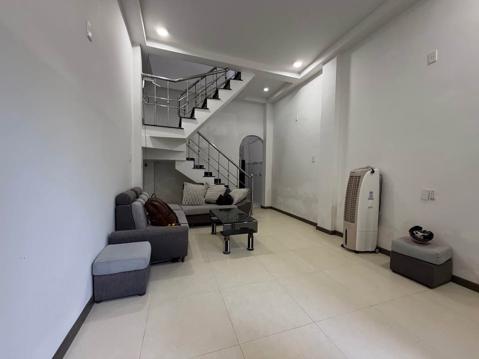 Nhà 2 tầng cho thuê tại Hải Châu 9 triệu/tháng - Vị trí đắc địa, sẵn sàng vào ở!