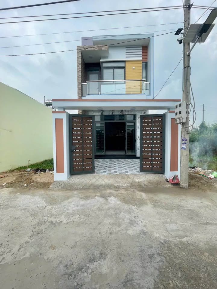 Nhà mới xây tại Phường 4, TP Tân An, 100m² giá 3.25 tỷ - Chính chủ bán gấp!