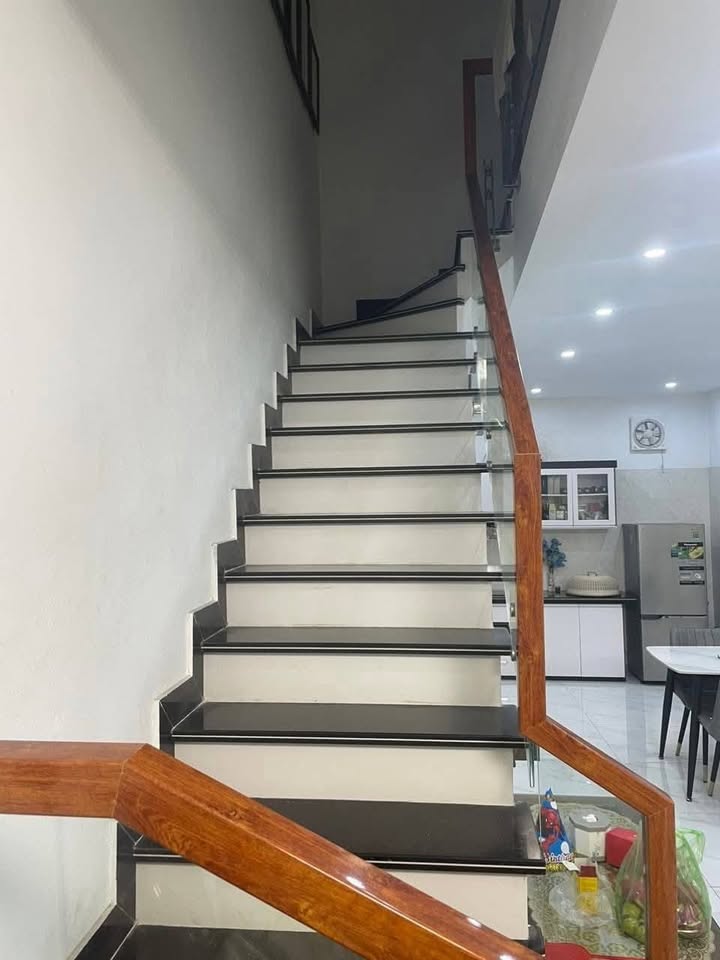 Nhà 3.5 tầng phố Trần Nguyên Hãn, Hải Phòng 46m² giá 4.15 tỷ - Sổ đỏ chính chủ!