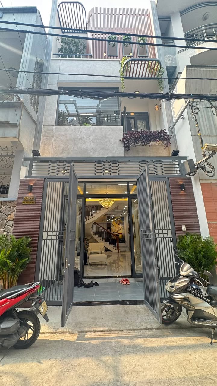 Nhà phố Tân Bình 61m² giá 12 tỷ - Mới đẹp, full nội thất, xe hơi vào tận nhà!