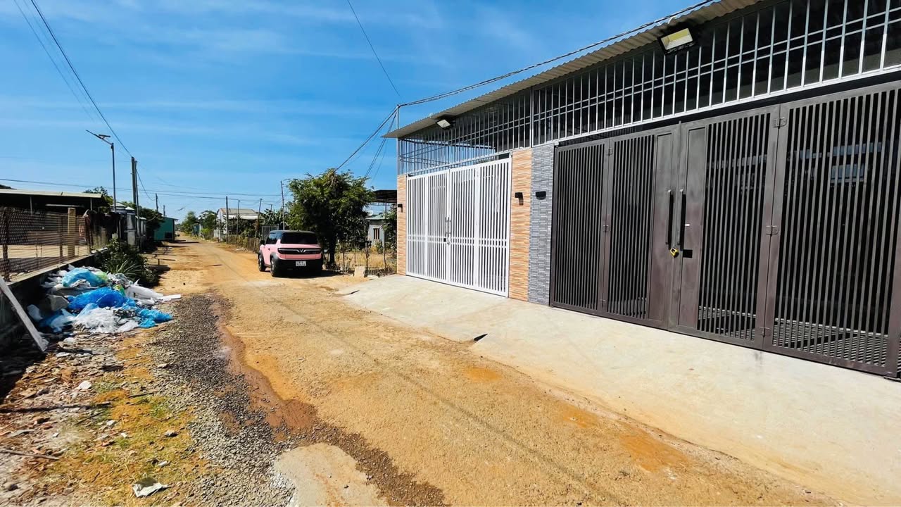 Nhà phố hẻm Biệt Thự Trắng, Tô Hiệu 125m² giá 1.4 tỷ - Chính chủ bán gấp!