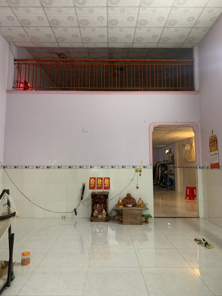 Nhà Phú Sơn 120m² giá 1.1 tỷ - Góc 2 mặt tiền, tiện nghi đầy đủ!