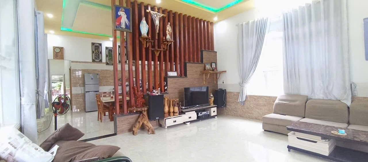 Nhà riêng xã Đồi 800m² giá 4.5 tỷ - Sát chợ, trường học và nhà thờ!